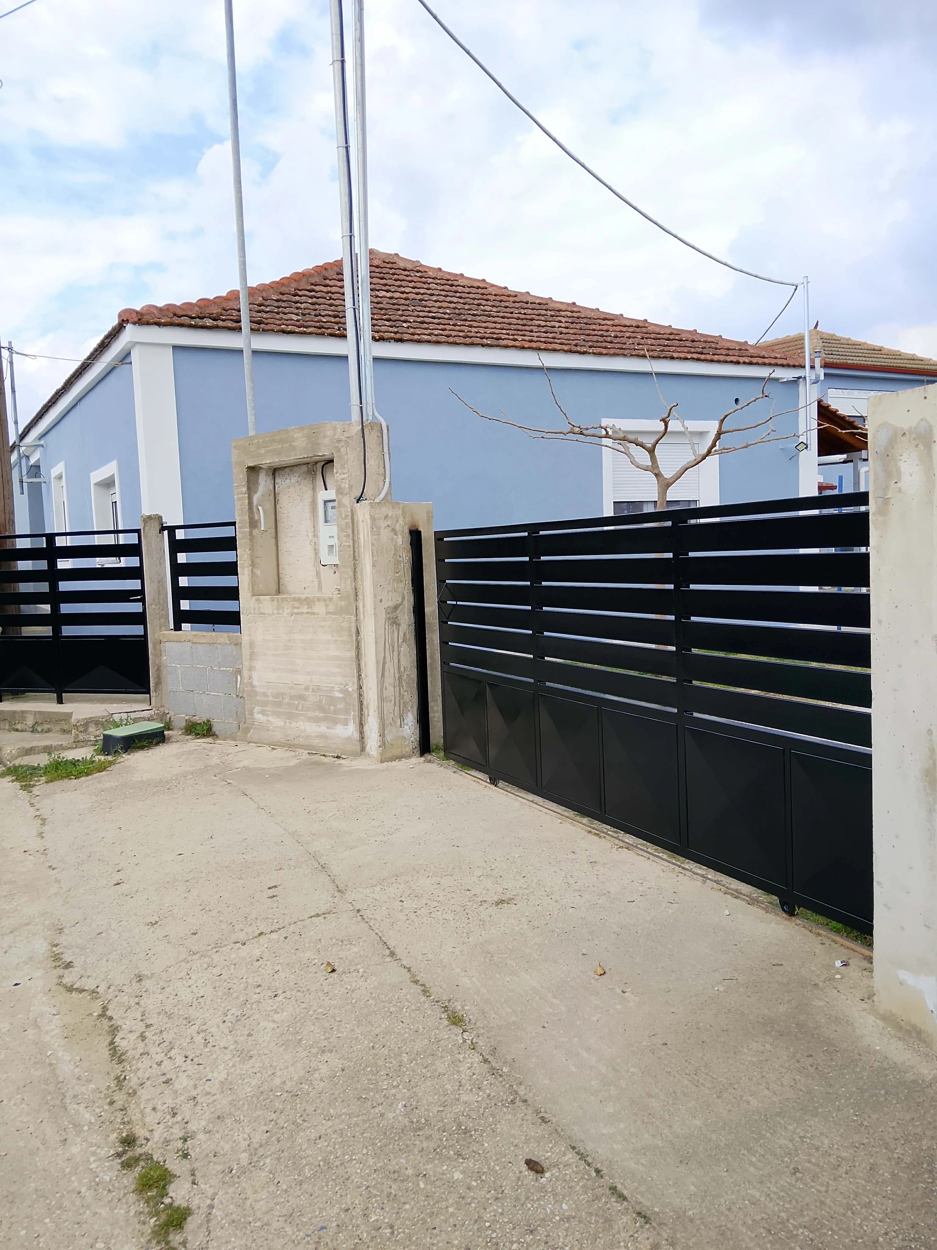 Βαφή εξωτερικού σπιτιού